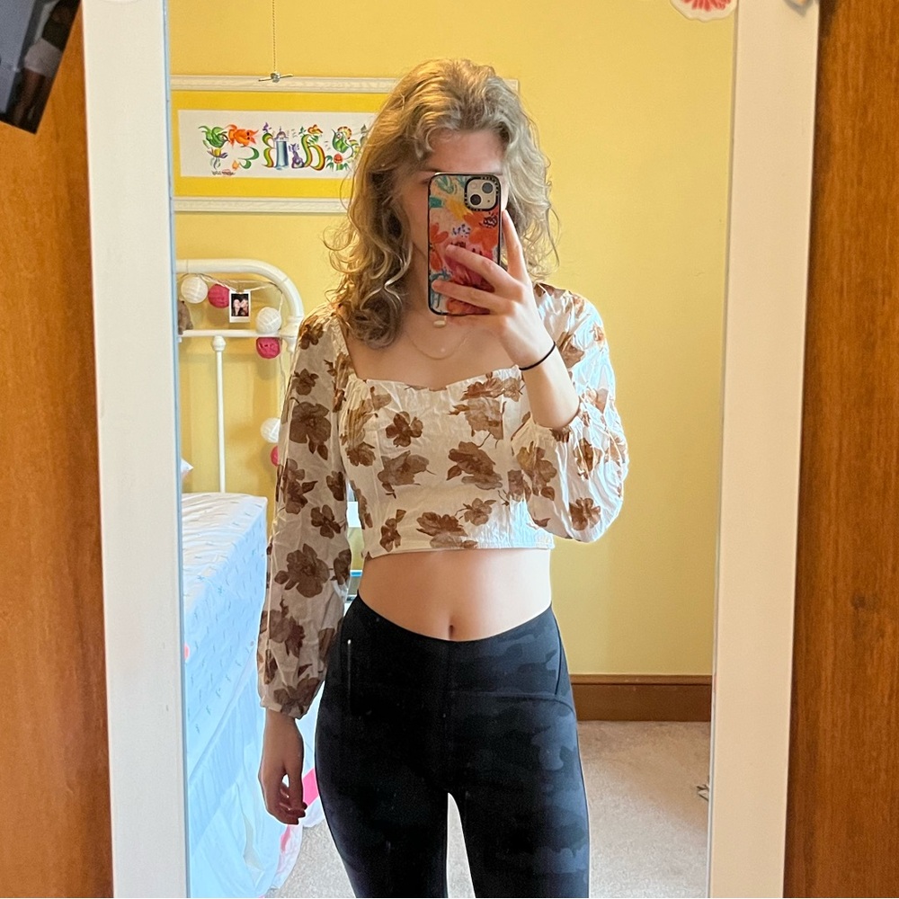 Altar’d State Super cute Brown and White Floral Bow Long Sleeve Crop Top